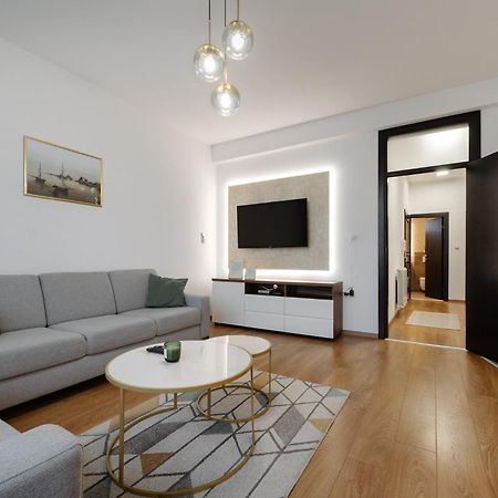 Apartman Square Trg 普里耶多尔 外观 照片