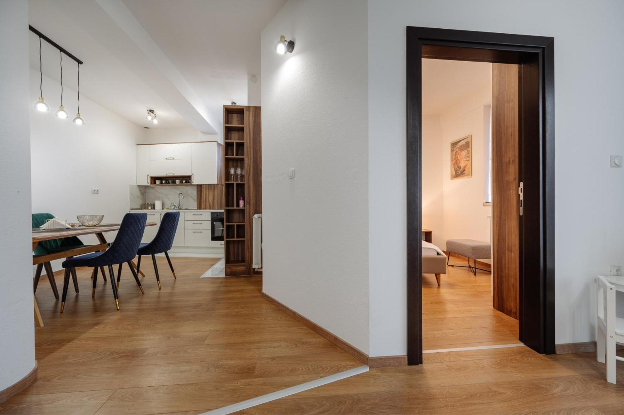 Apartman Square Trg 普里耶多尔 外观 照片