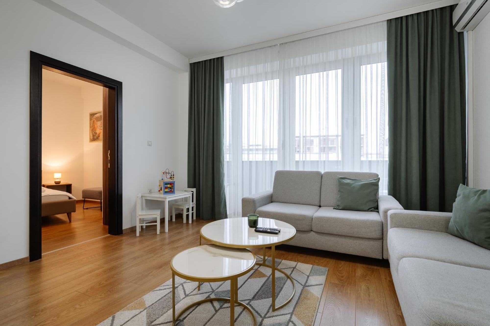 Apartman Square Trg 普里耶多尔 外观 照片