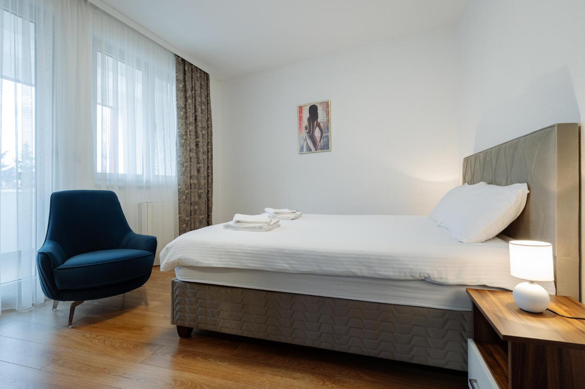 Apartman Square Trg 普里耶多尔 外观 照片